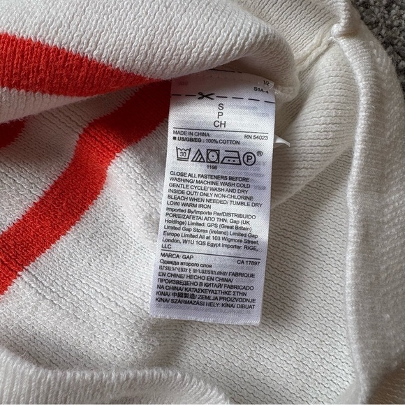 GAP Classic White Knit Sweater with Button Shoulders and Orange Stripes - small - Picture 5 of 7